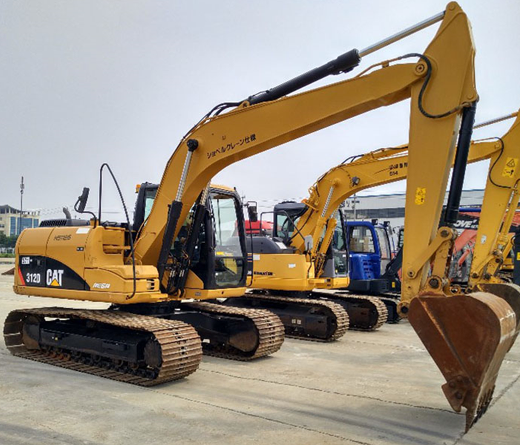 https://www.usedtruckexcavator.com/
