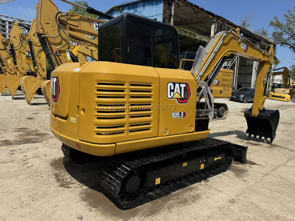 Used CAT 305.5 Mini Excavator Made in Japan - Image 2